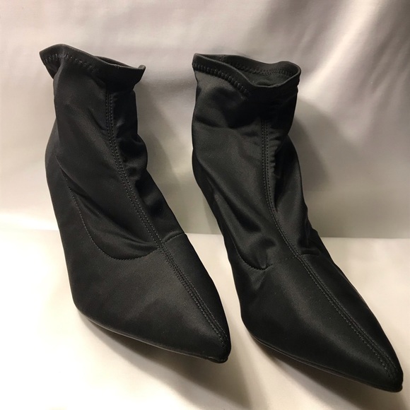 High-Heeled Ankle Bootie - Picture 3 of 11